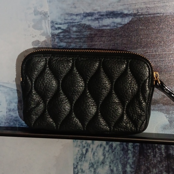 Vera Bradley - Picture 3 of 6